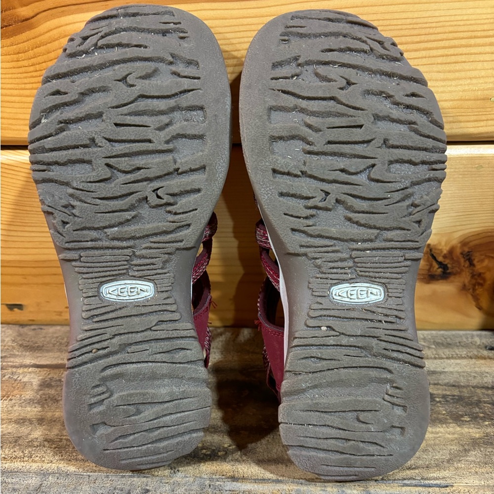 KEEN Whisper Sandals - Picture 9 of 10